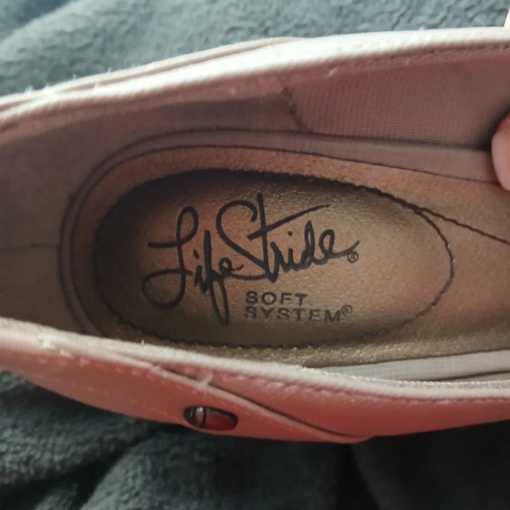 Life Stride Beige Wedge Pumps